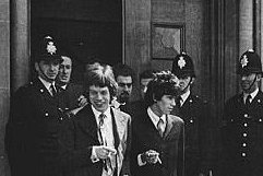 Jagger and Richerds get bail 1967